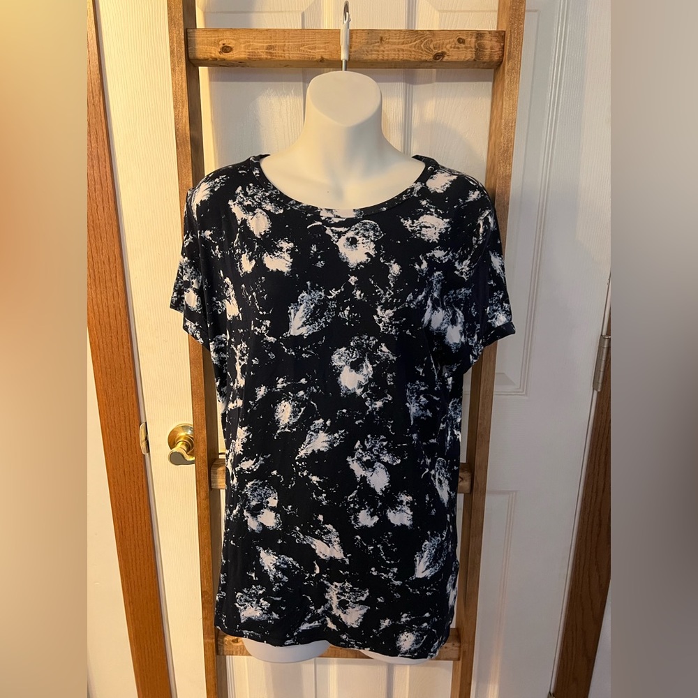 Ellen Tracy Blue and White Blouse Size Large